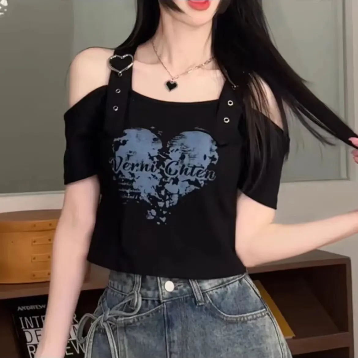 Women Off Shoulder T-shirt Heart-shaped